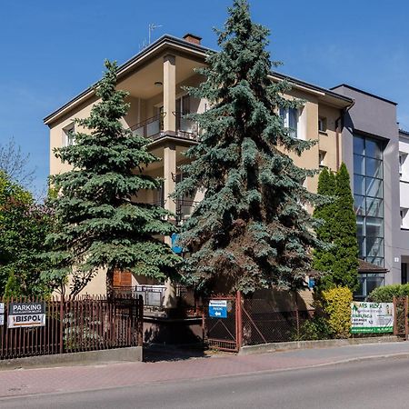 Apartamenty Przy Parku Ланьцут Екстер'єр фото